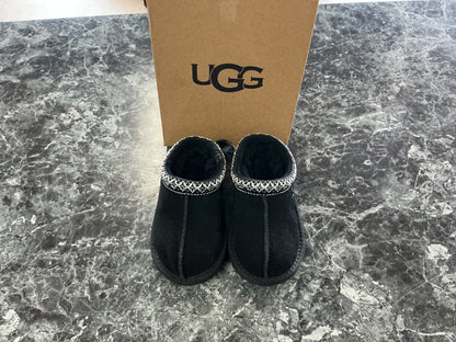 NWT 8c UGG Tasman Slipper - Black