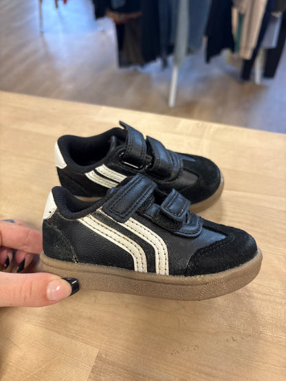 5c Black/White Velcro Sneakers - Blemish