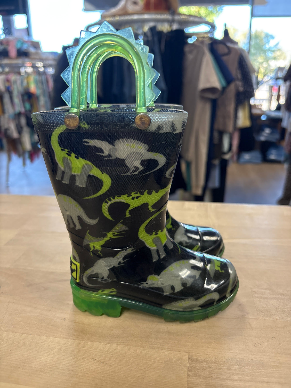 5c Western Chief Black/Green Dino Light Up Rainboots