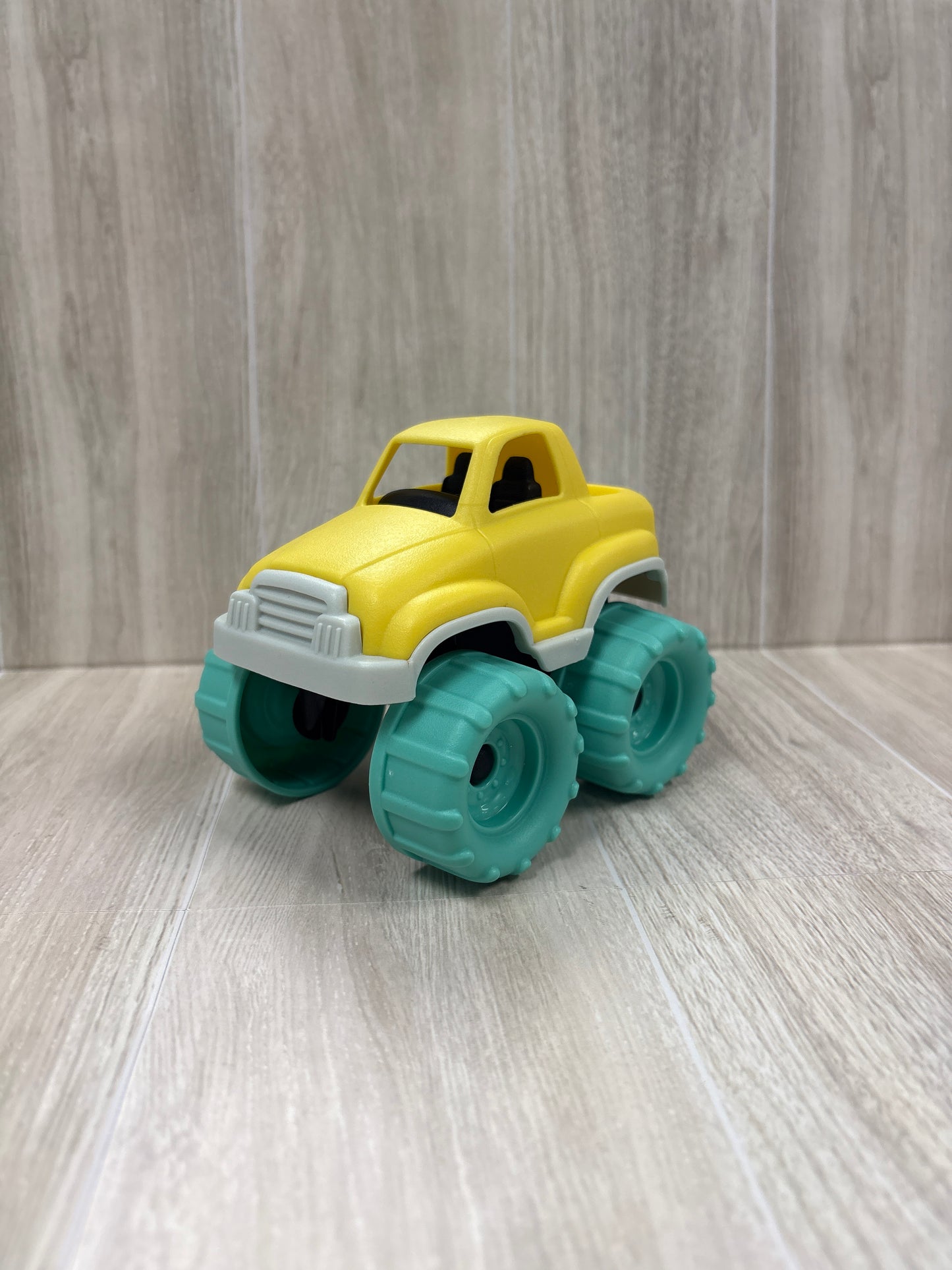 Toy - Giggle Scape - Yellow Truck