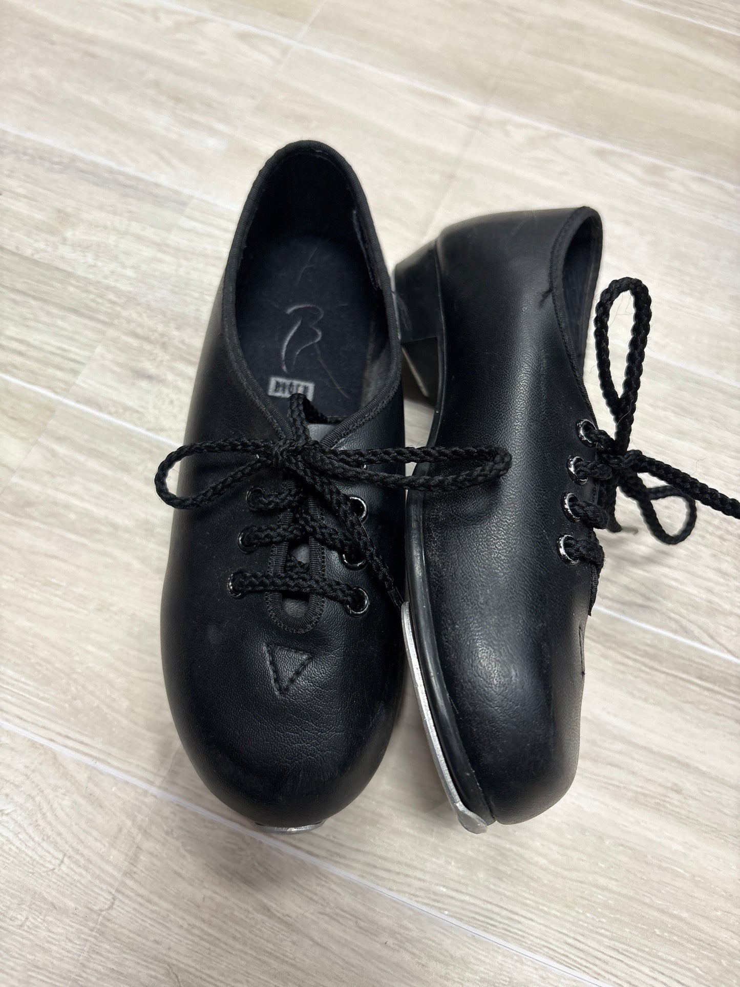 9c Tap Shoes