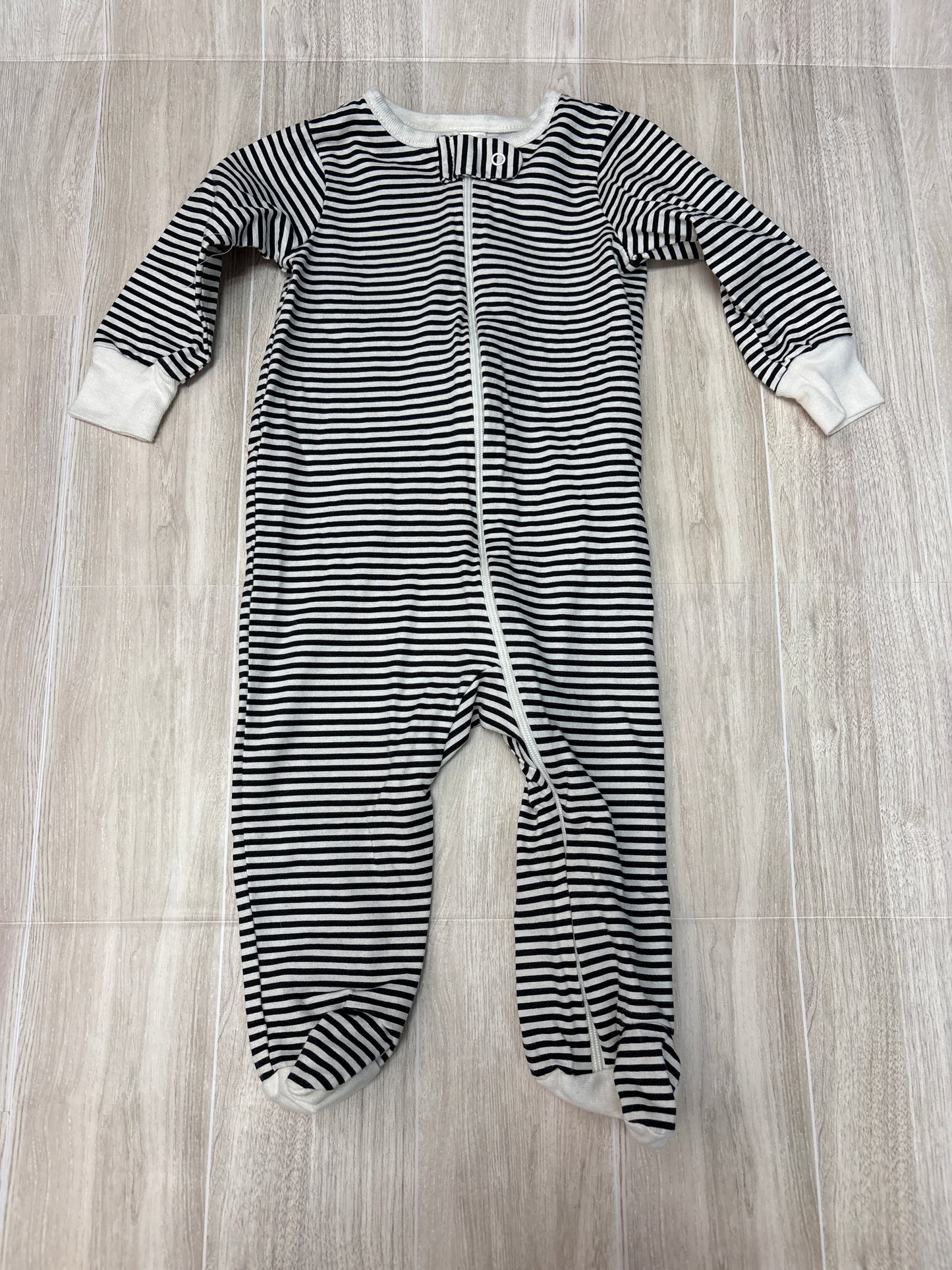 NWOT 3-6m Black/Off White Striped Footie Pajama