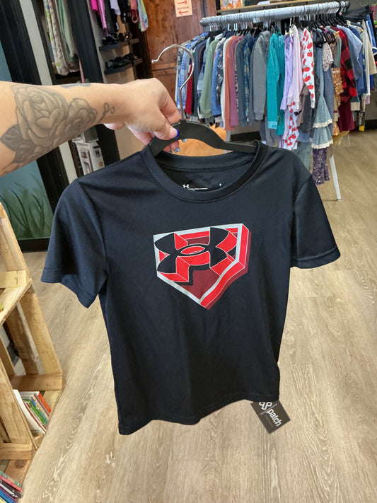 6 Underarmour Logo Athletic Shirt