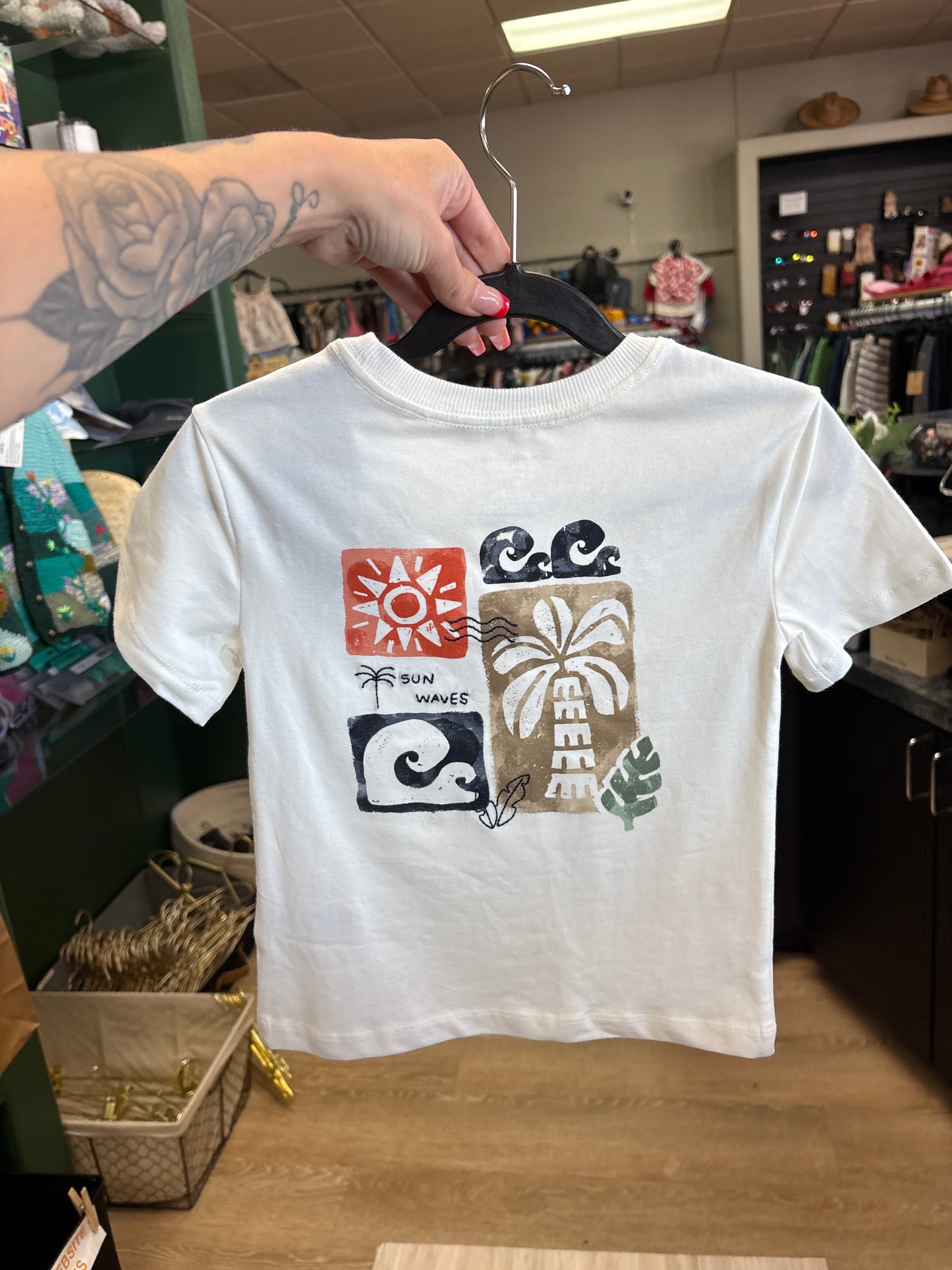 NWT 3T Tommy Bahama Sun Waves Graphic Shirt