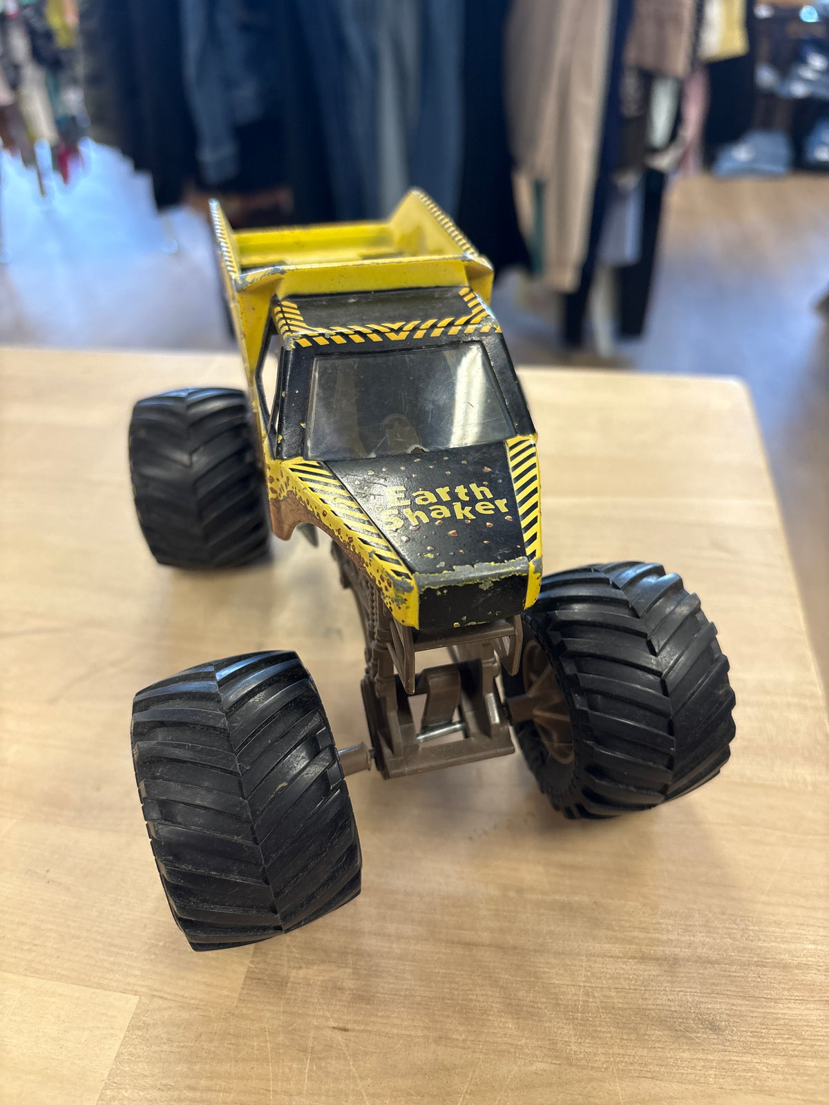 Toy - Monster Jam Metal Monster Truck - Earth Shaker