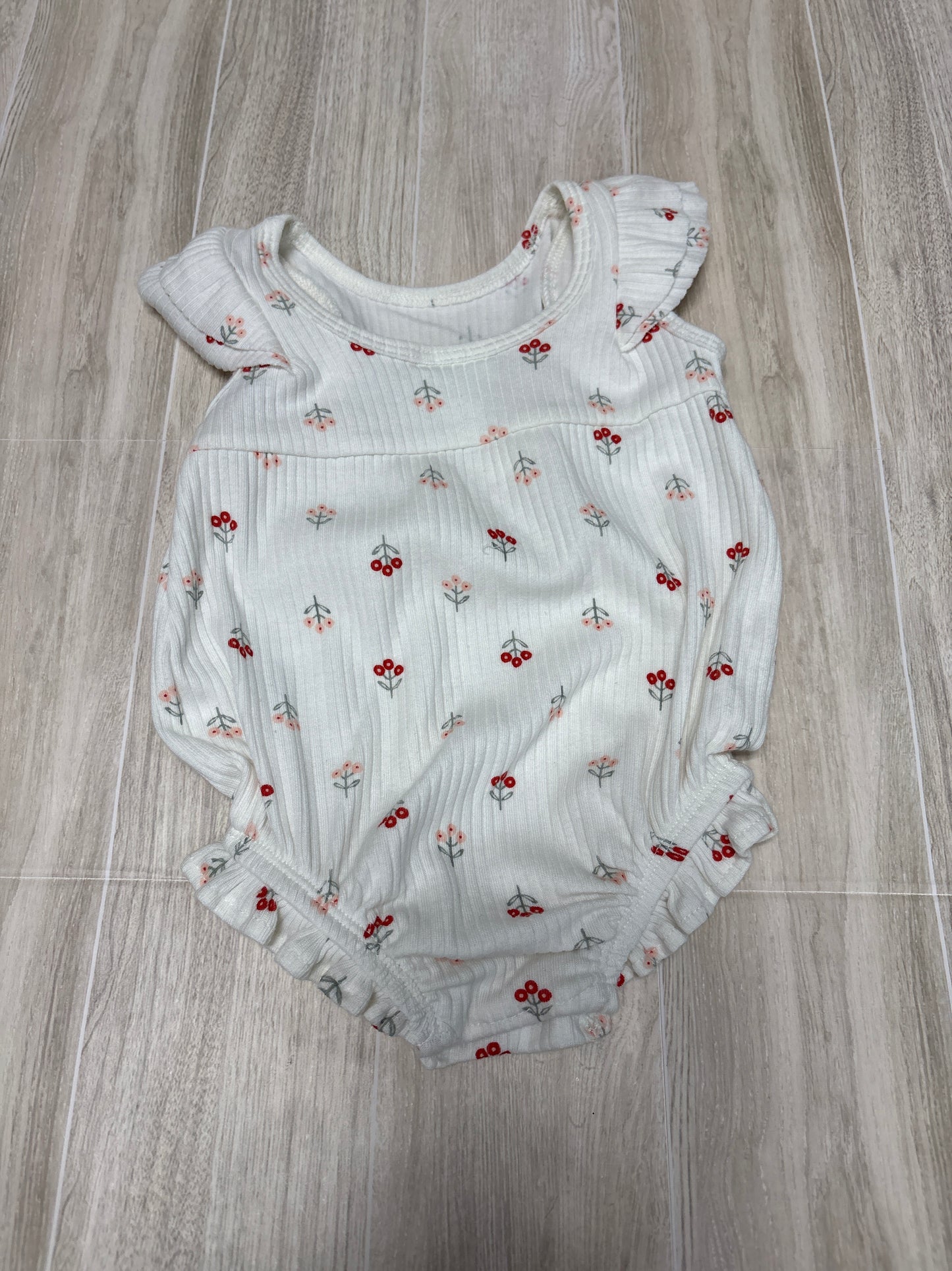 NWT 0-3m Cream Ribbed Floral Romper