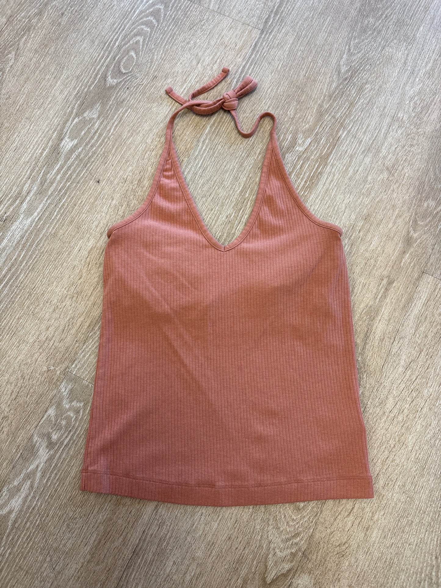 Womens Medium Ribbed V Neck Halter Top - Mocha