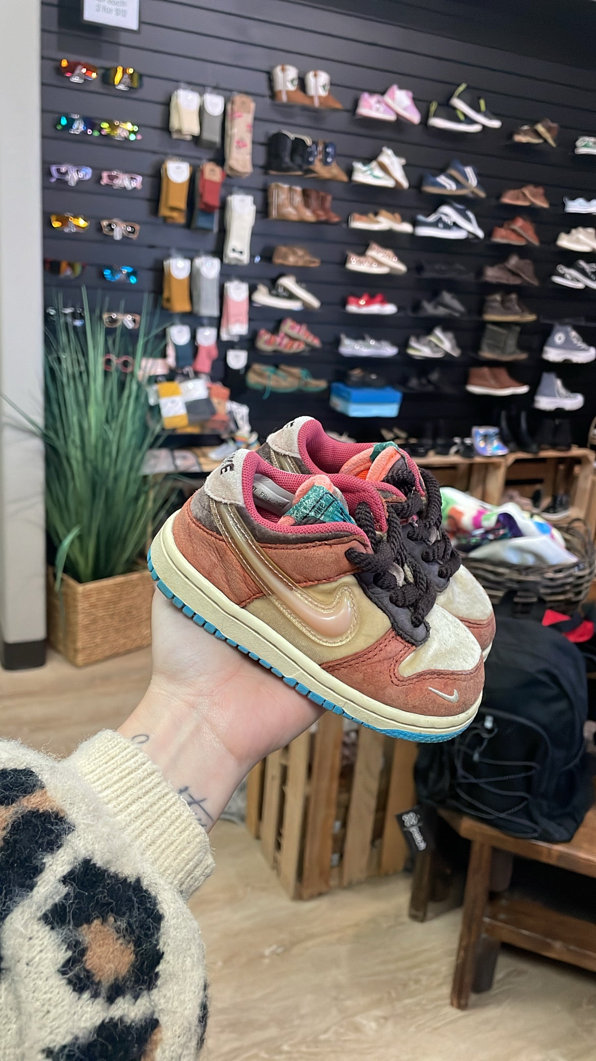 7c Retro Velour Nike