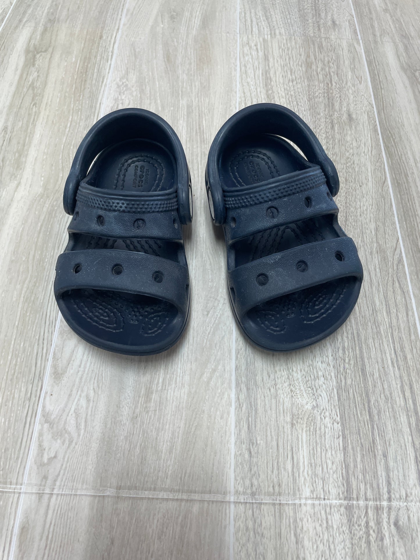 4c Navy Croc Sandals