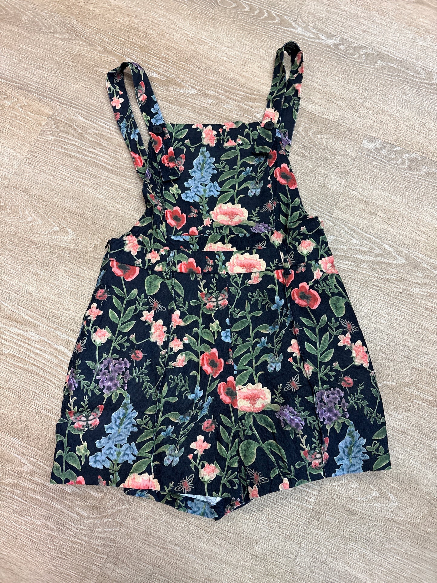 NWT Womens Medium Cider Black Floral Shortie Overalls