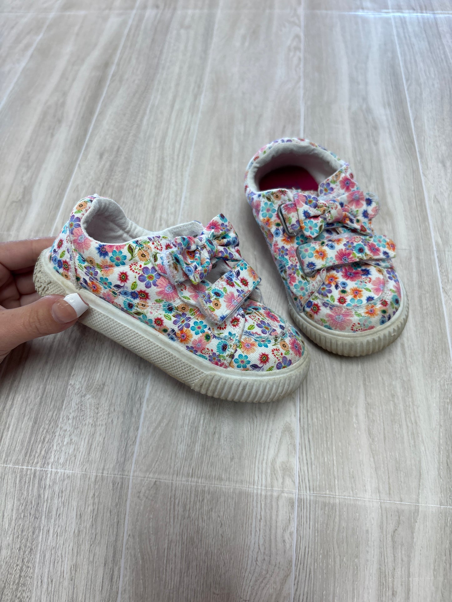 7c Blowfish Multi Flower Velcro Bow Shoe