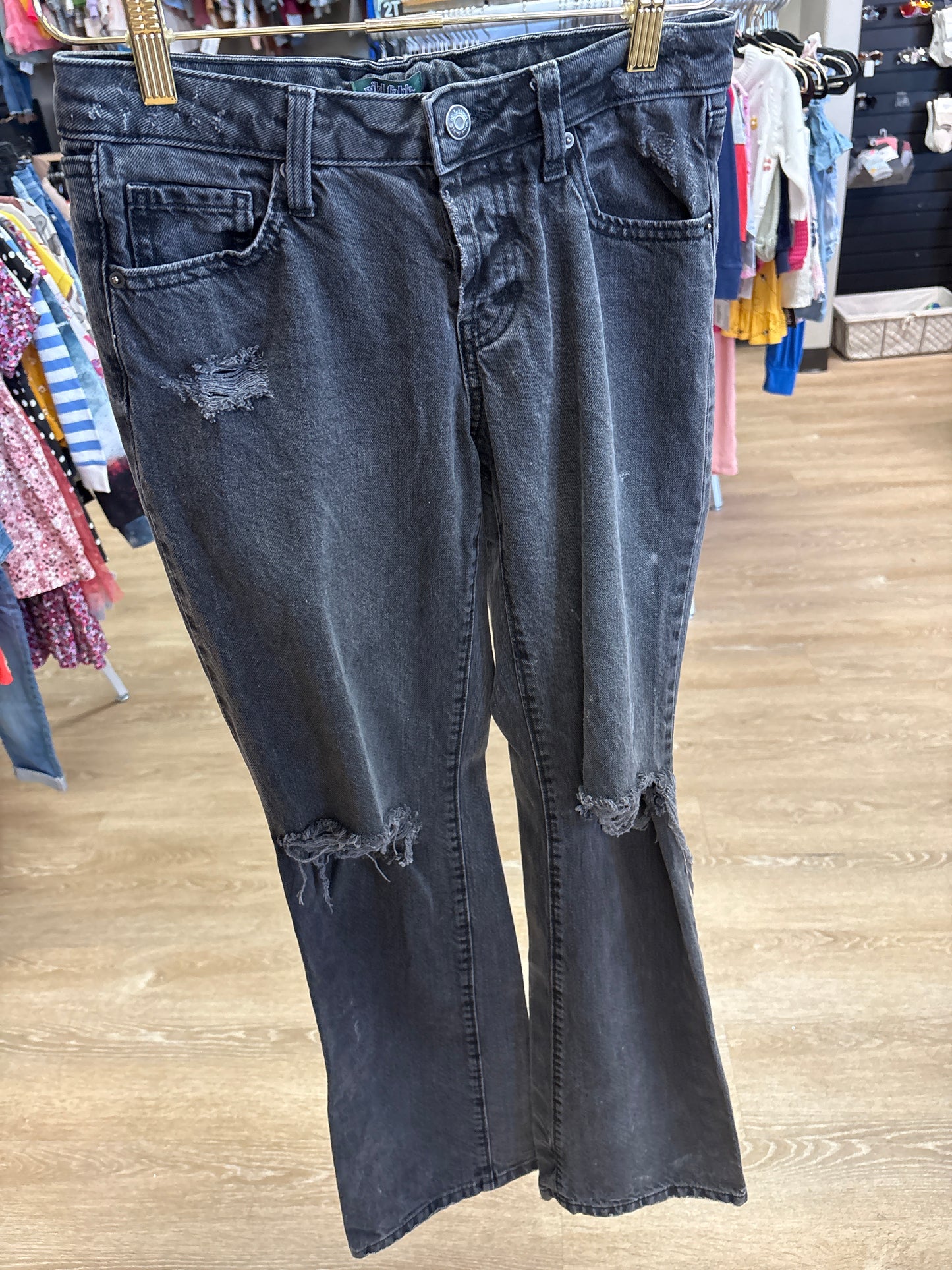 Womens 4 Black Distressed Denim Pants