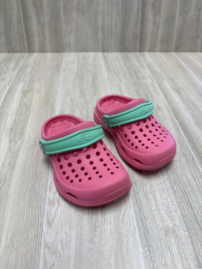 4/5 Pink Faux Crocs