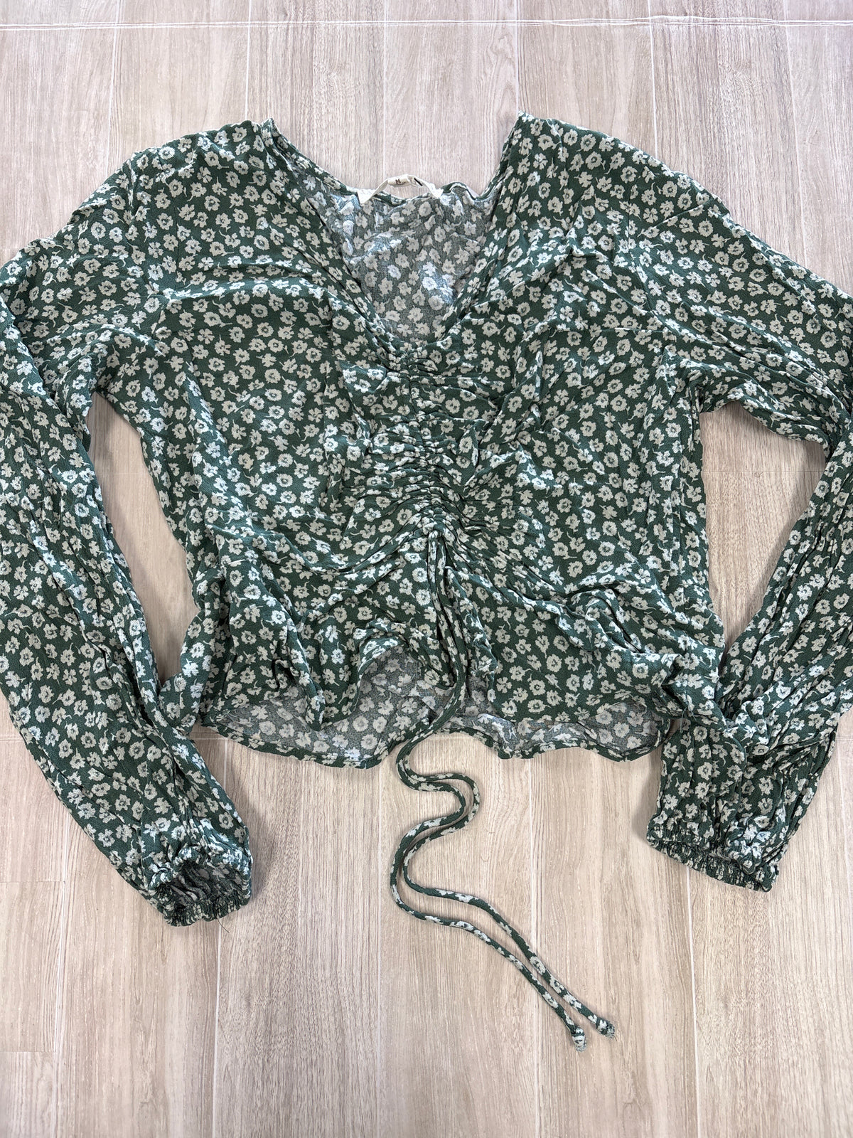 Womens Medium Olive Floral Long Sleeve Cinched Top