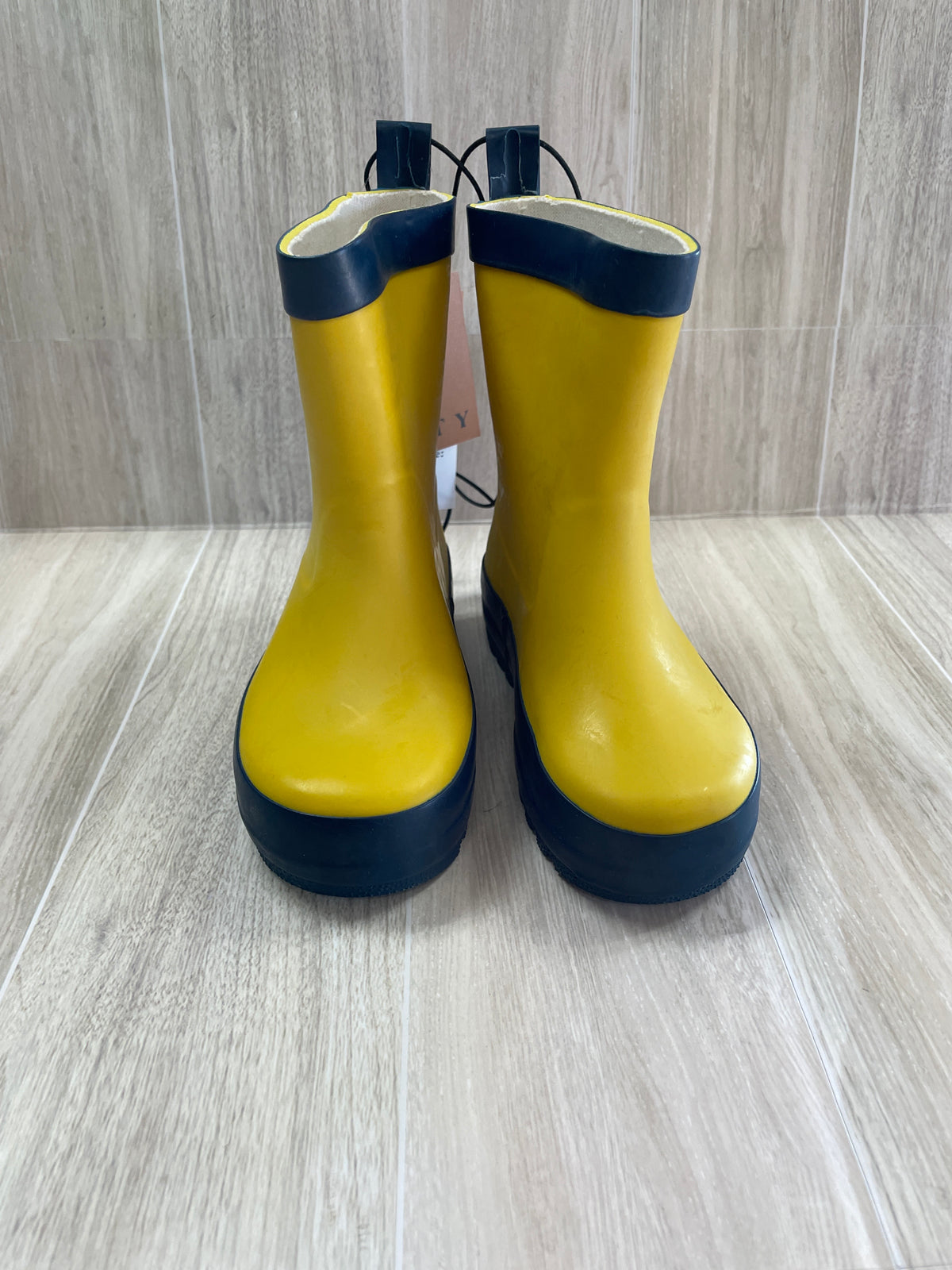 NEW - Rainboot - Yellow - 10c