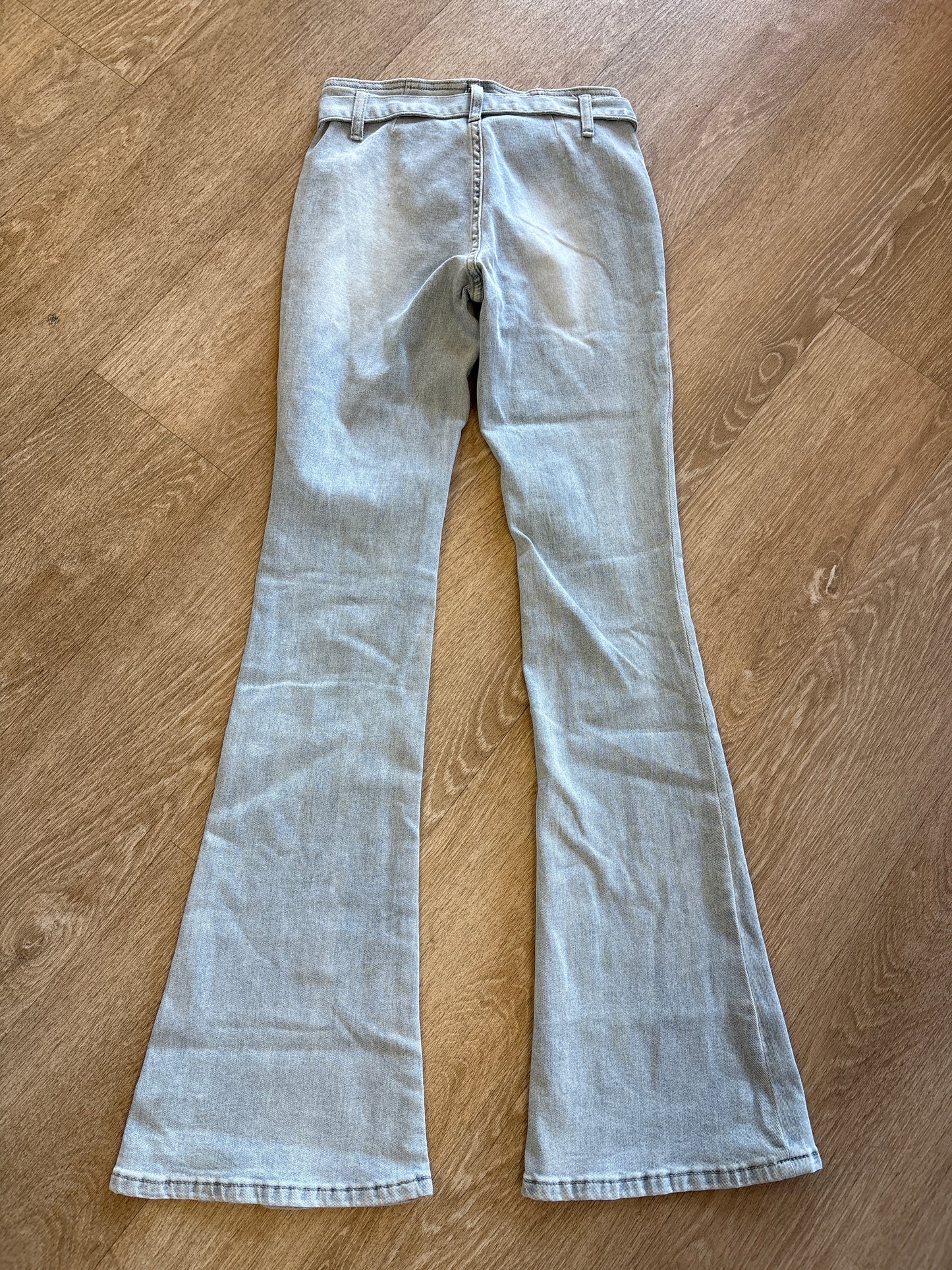 NWT Womens 3 Fashion Nova Light Wash Flares