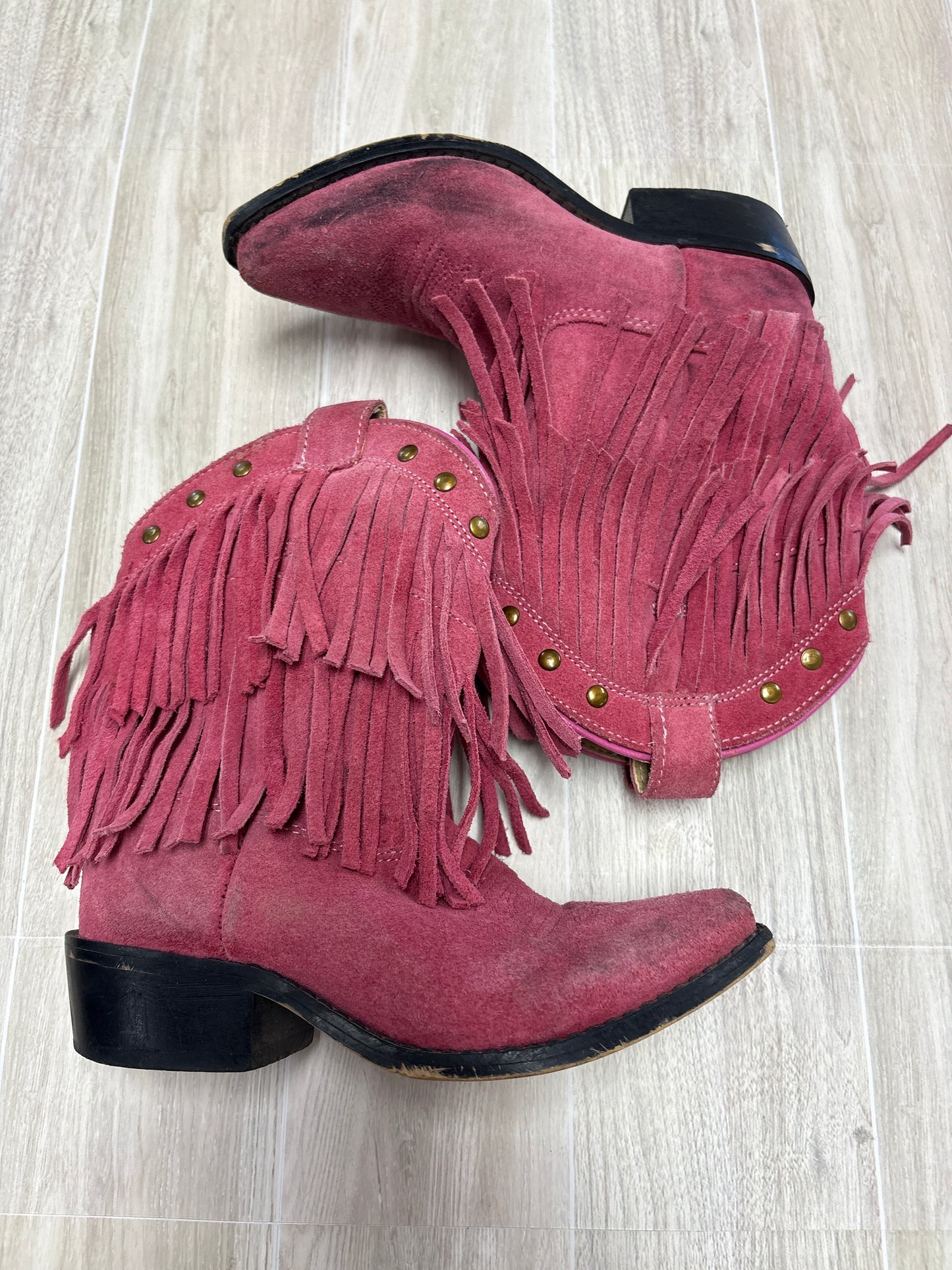 12c Shyanne Pink Fringe Boots - Blemish