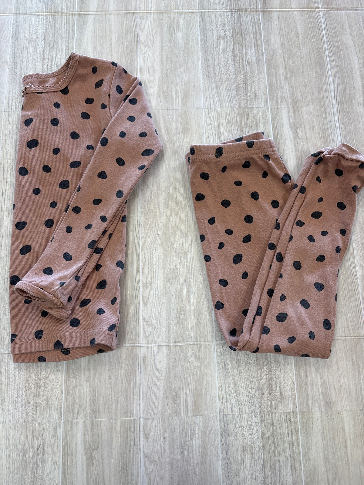 5T Tan Spotted 2 Piece Pajama Set