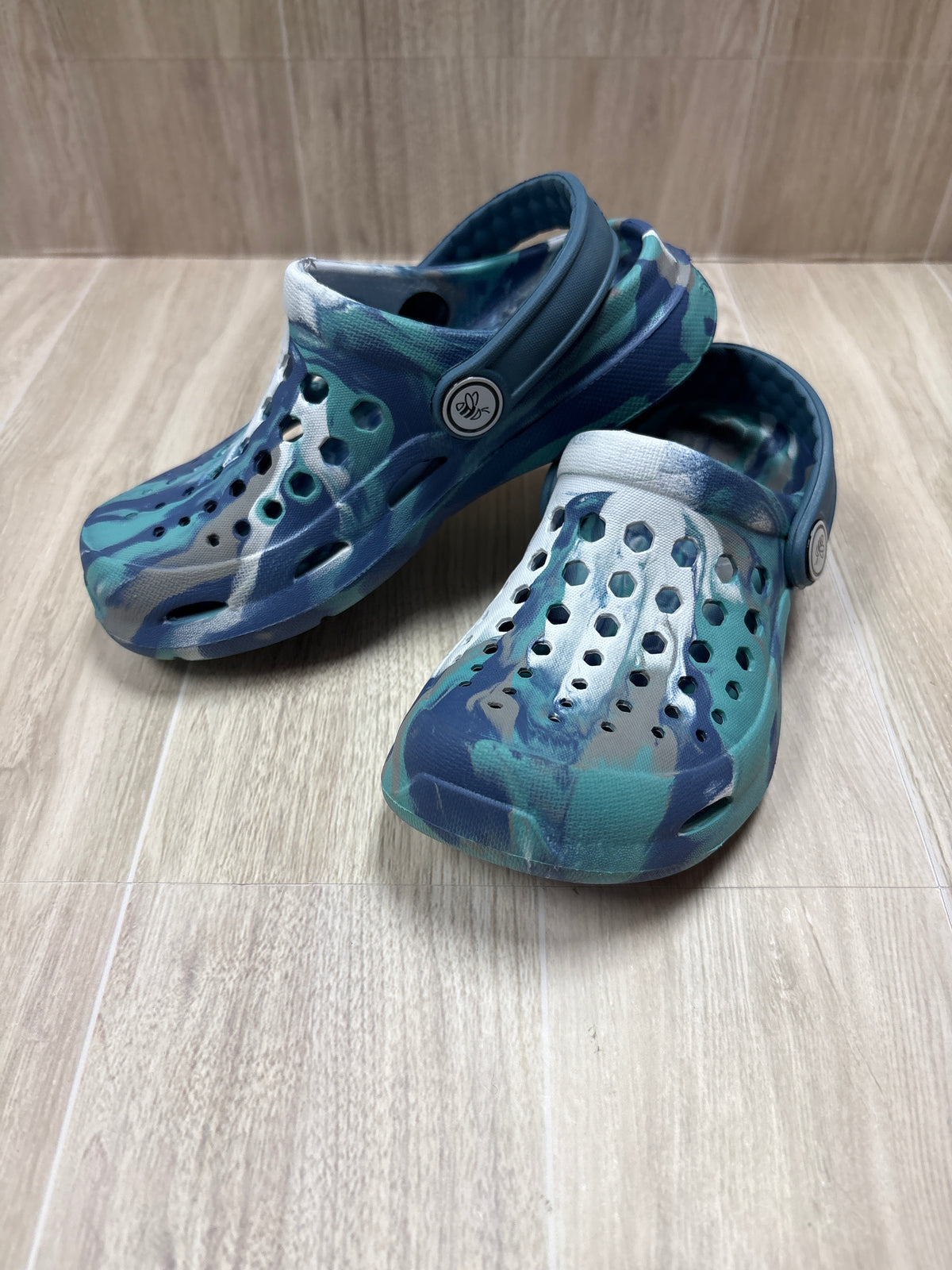 11c Navy Marbled Faux Crocs