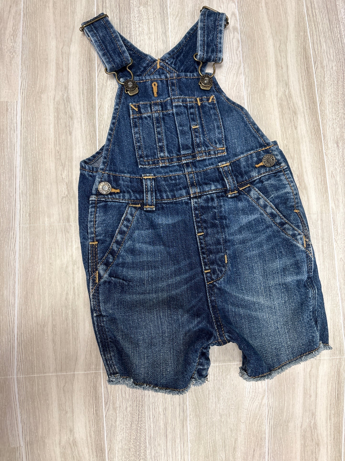 6-12m Baby Gap Dark Wash Faded Short Overalls
