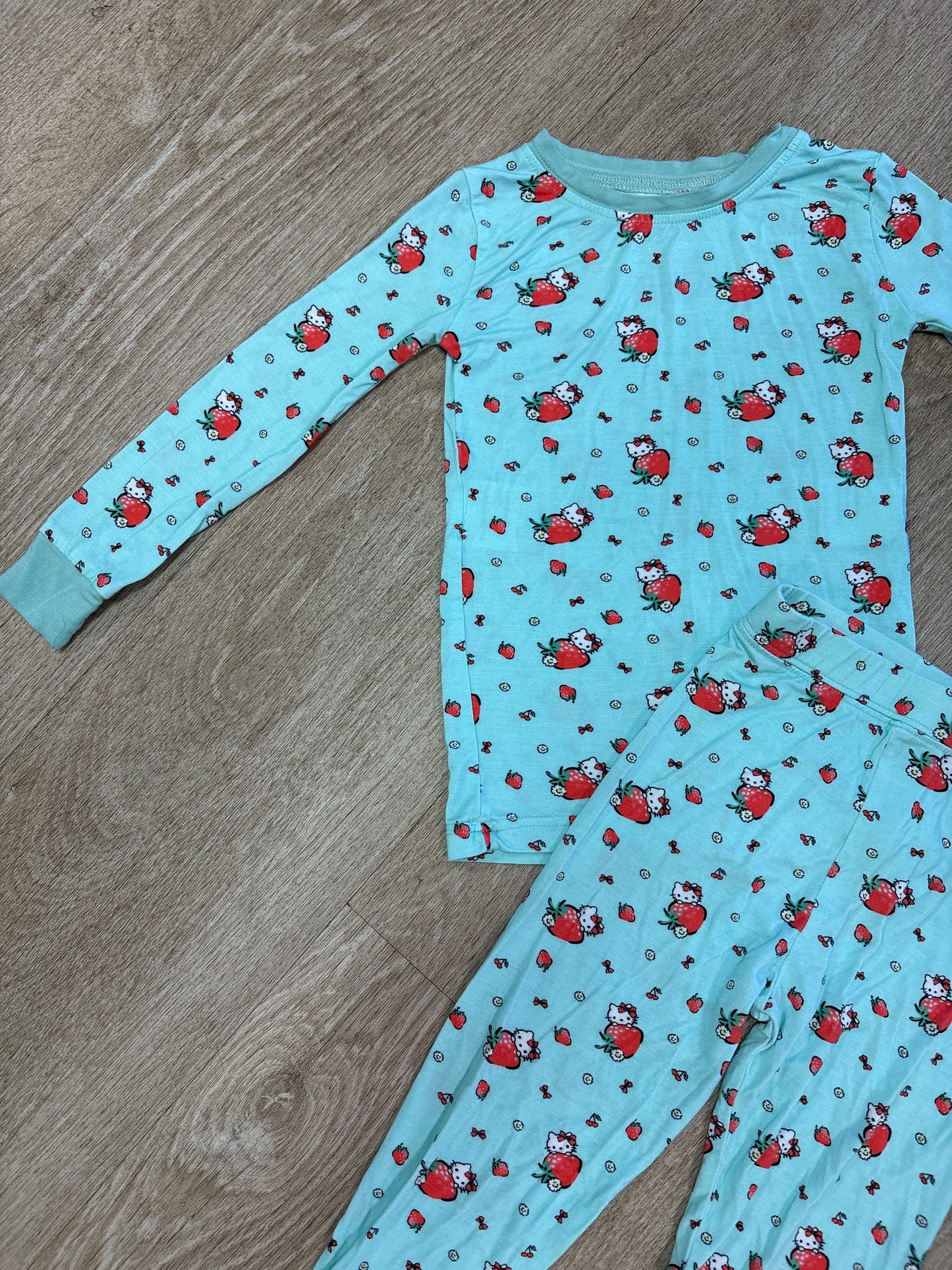 2/3T Hello Kitty Teal 2 Piece Lounge Set