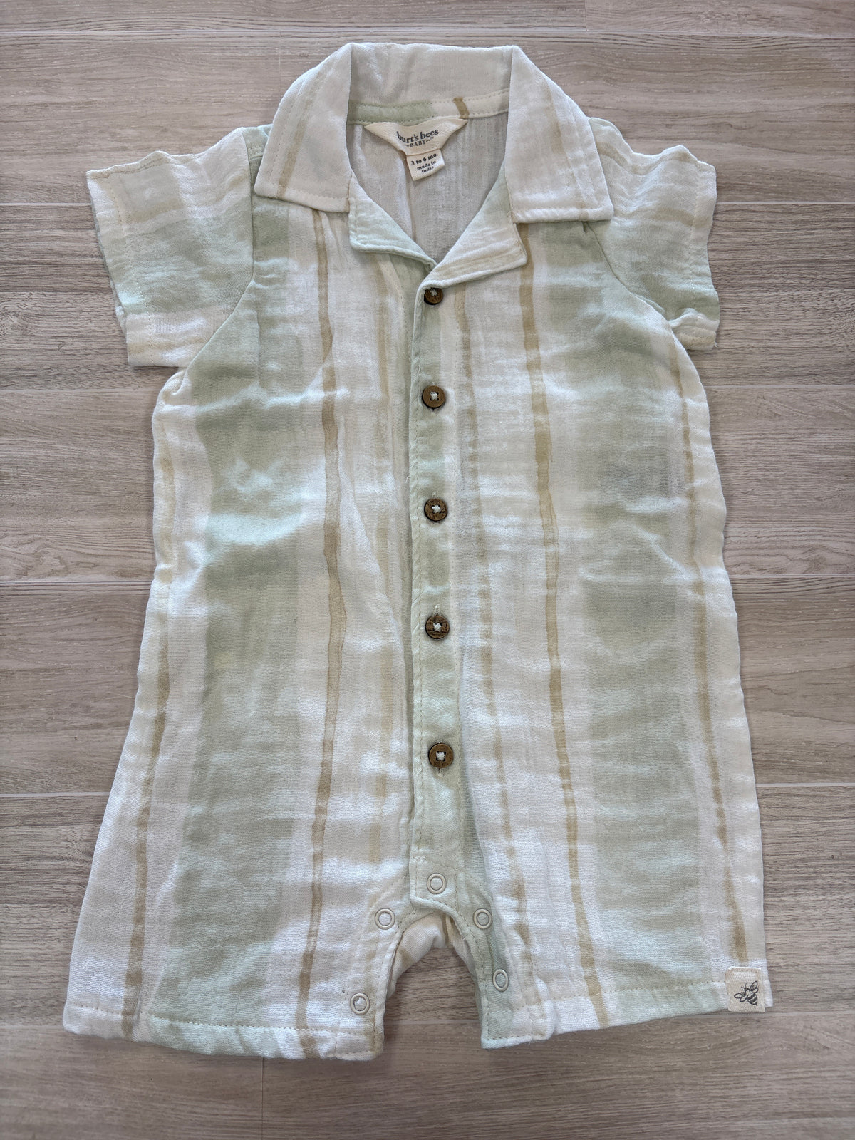 NWT 3-6m Burts Bees Light Green/Cream Shortie Button Romper