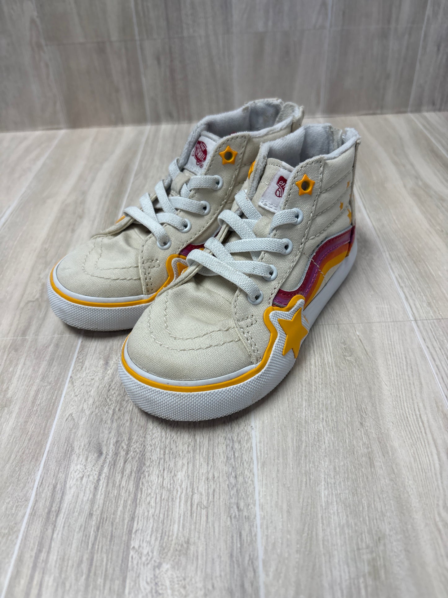 9c Retro Rainbow Star Mid Rise Elastic Laced Sneakers