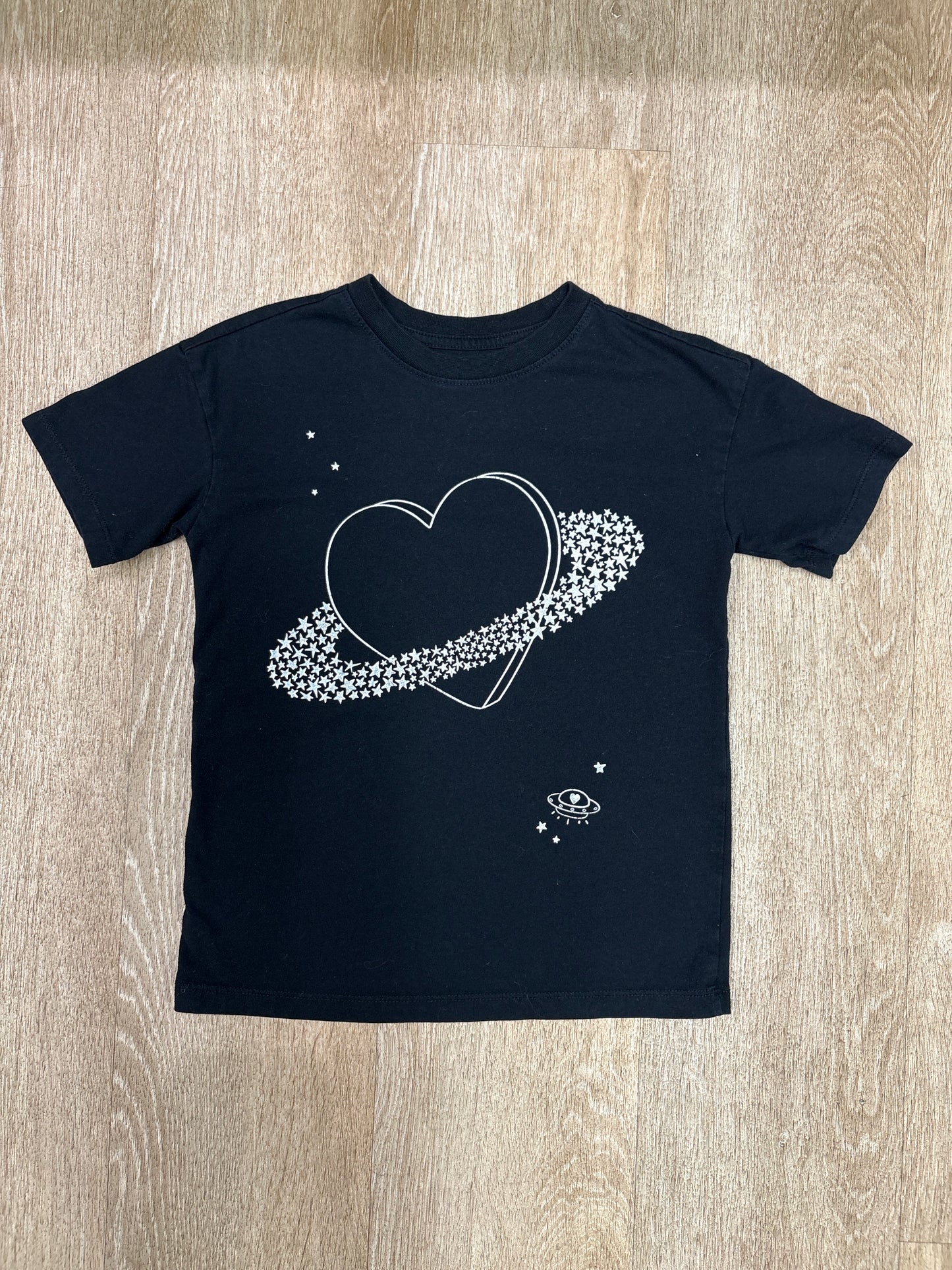 6/7 Black/Silver Saturn Stars Graphic Shirt