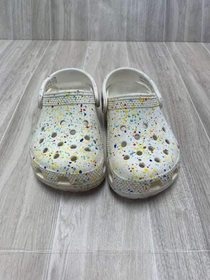 11c White Paint Splatter Crocs