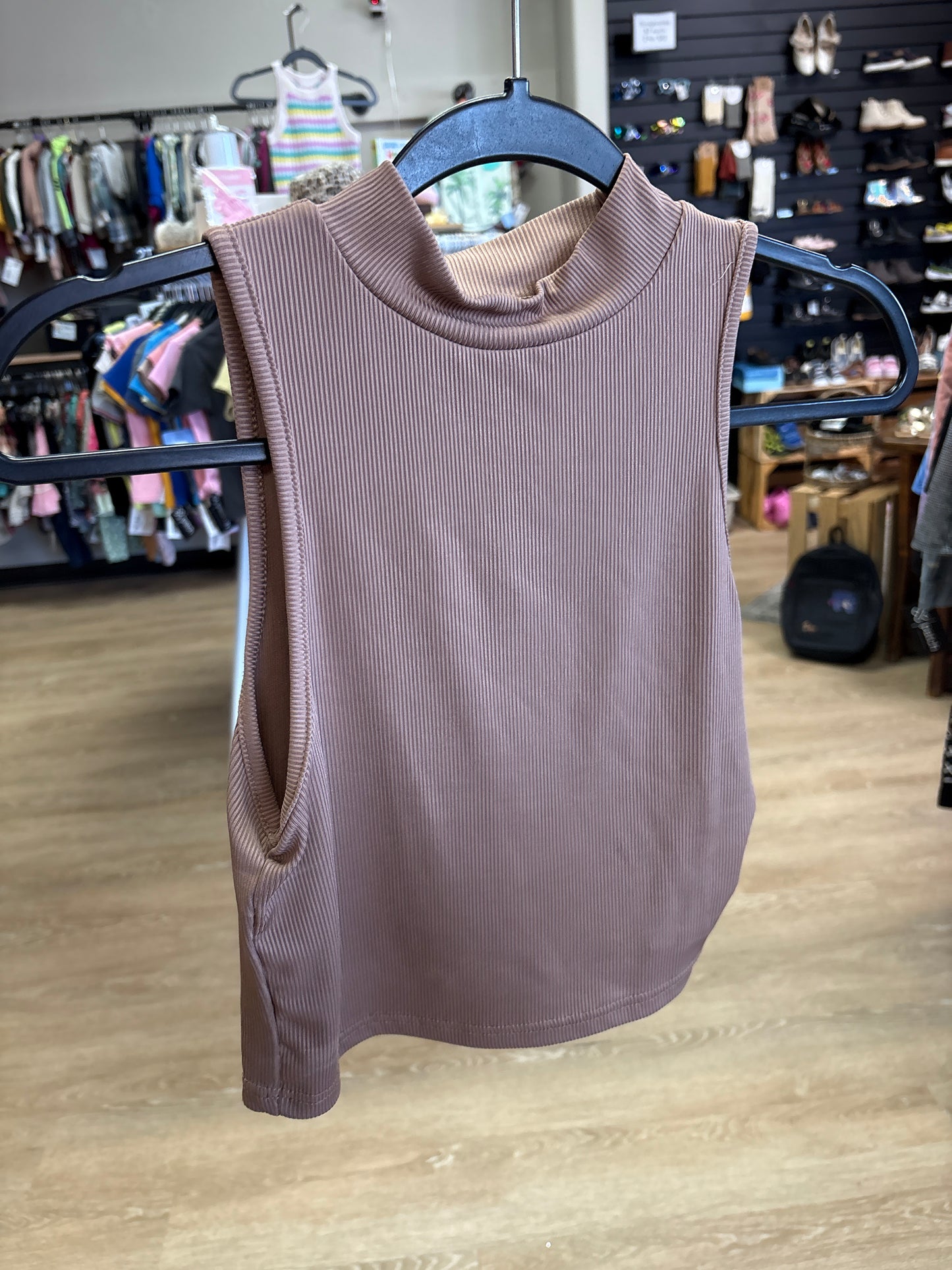 Womens Medium Crop Tank
