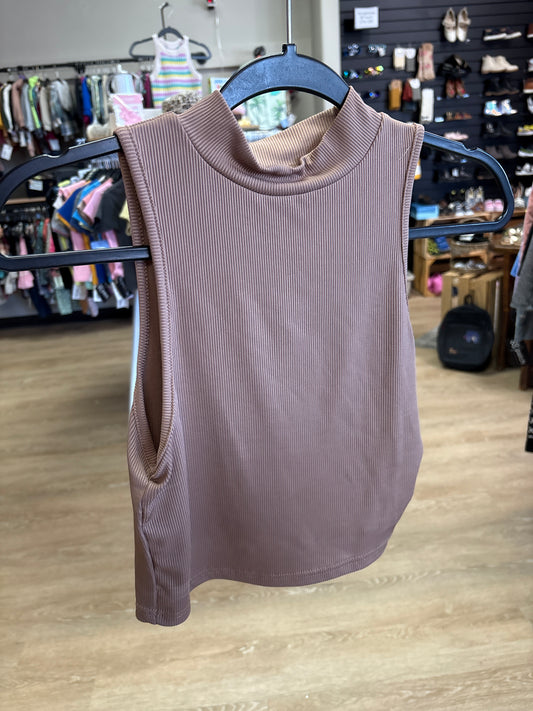Womens Medium Crop Tank