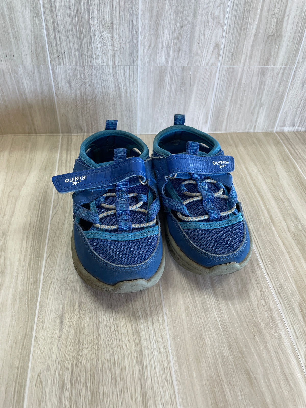6c OshKosh Blue Trail Shoes