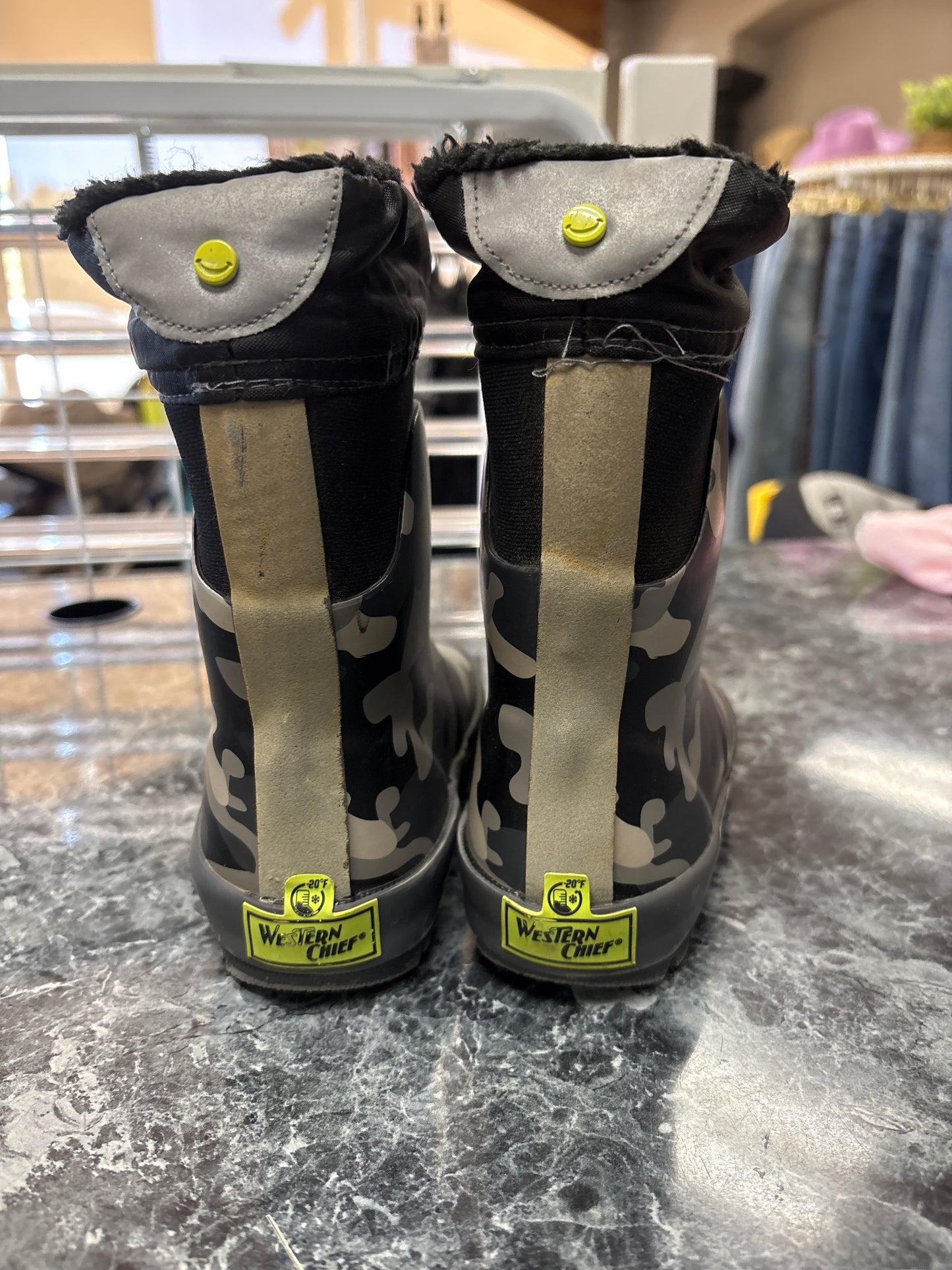 9/10 Western Chief Camo Waterproof Snow Boots