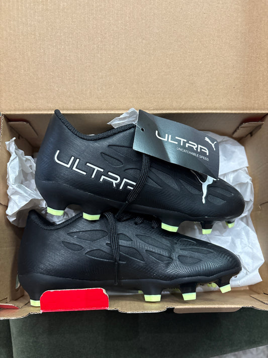 NWT 13c Puma Cleats