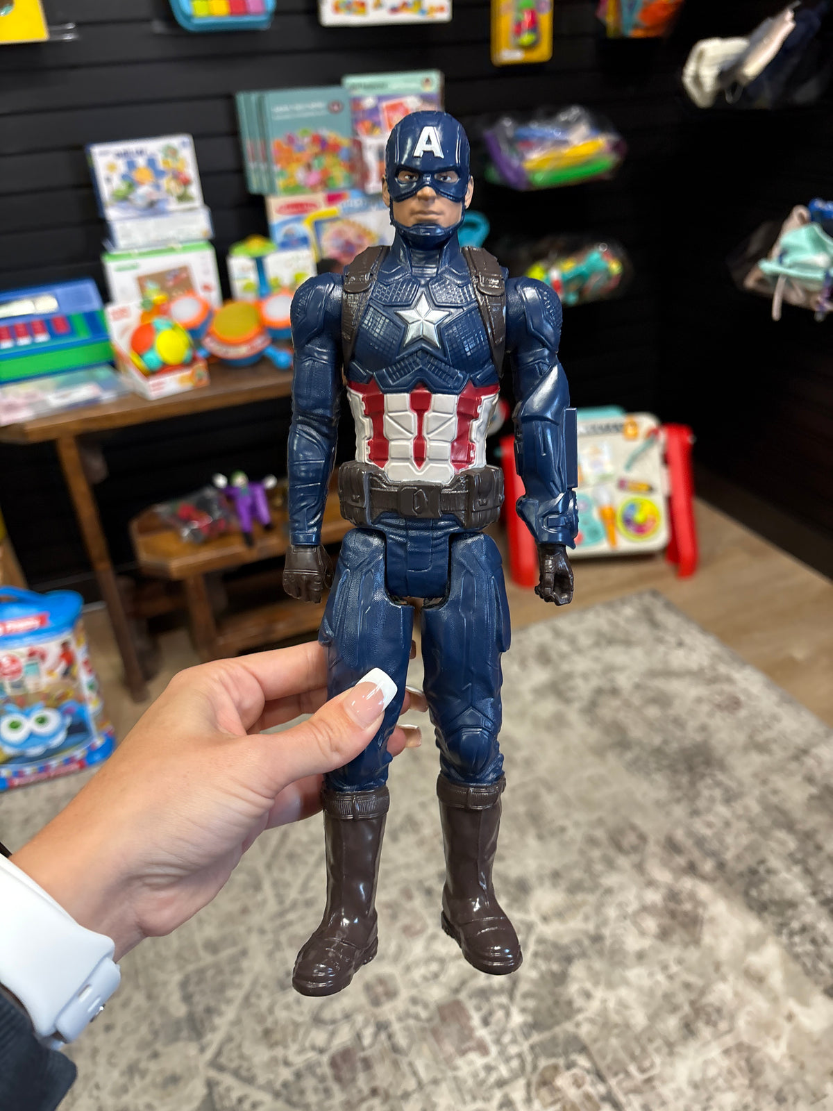 Toy - Action Figure - Captain America