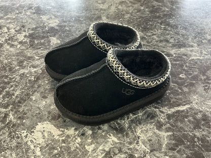 NWT 8c UGG Tasman Slipper - Black