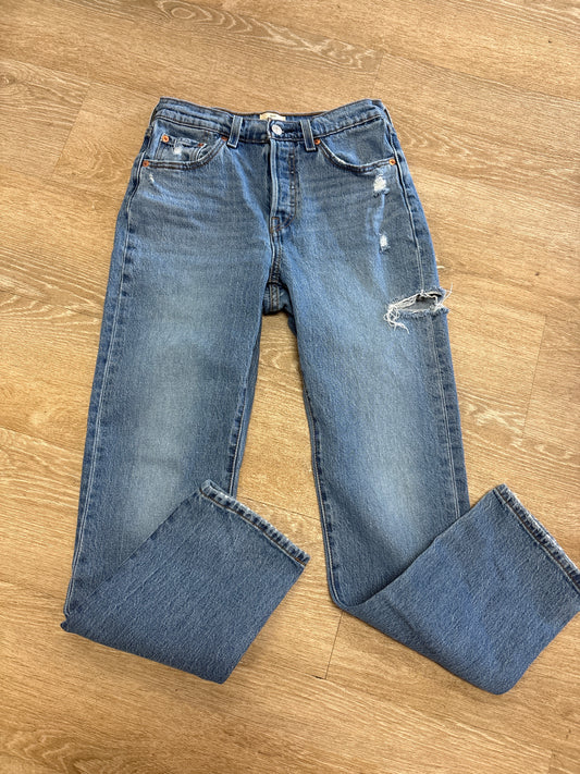 Womens 25 / 30 Levis 501 Distressed Denim Pants