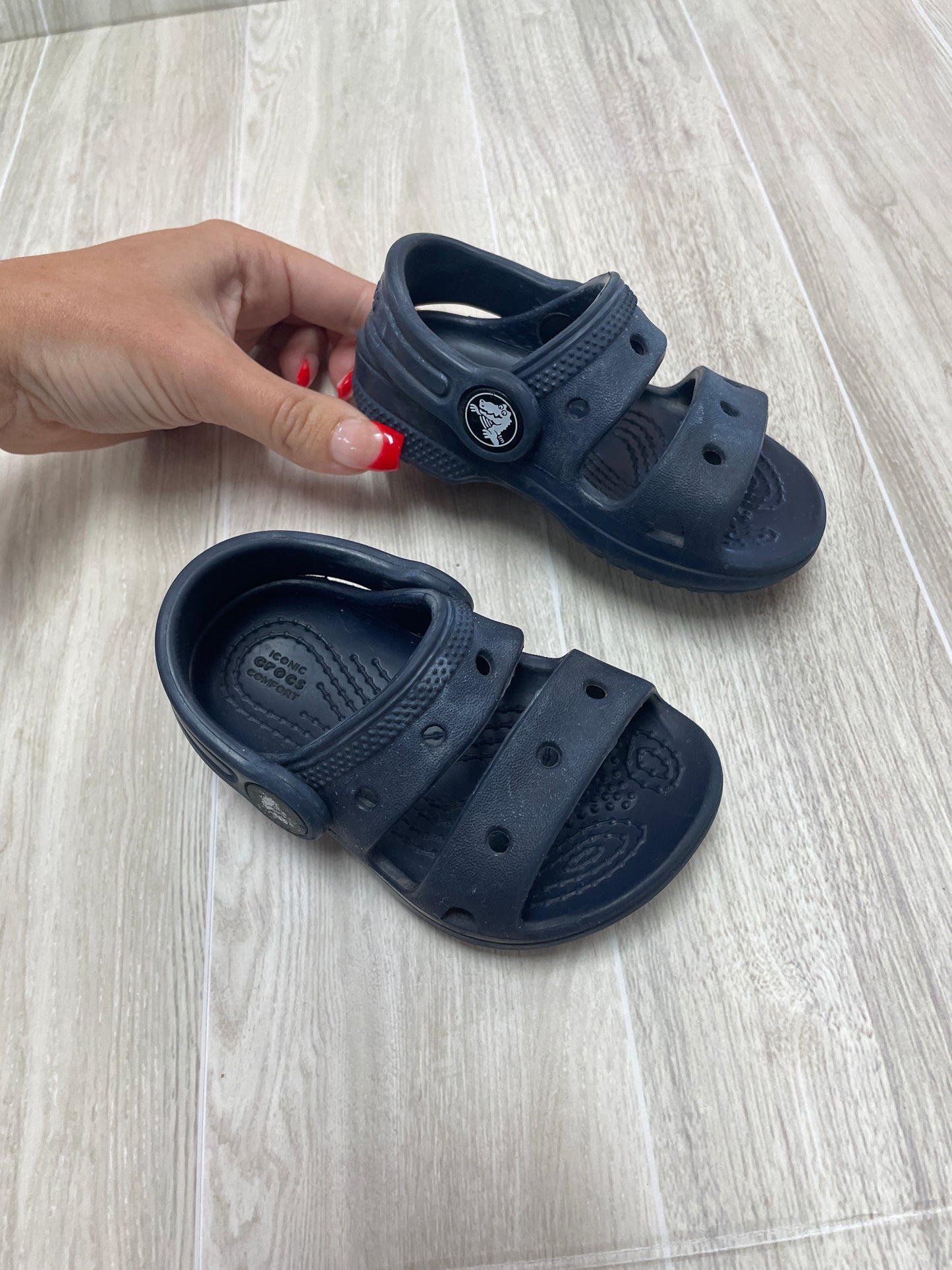 4c Navy Croc Sandals