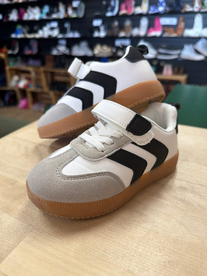 8c Black/White/Grey Velcro Sneakers