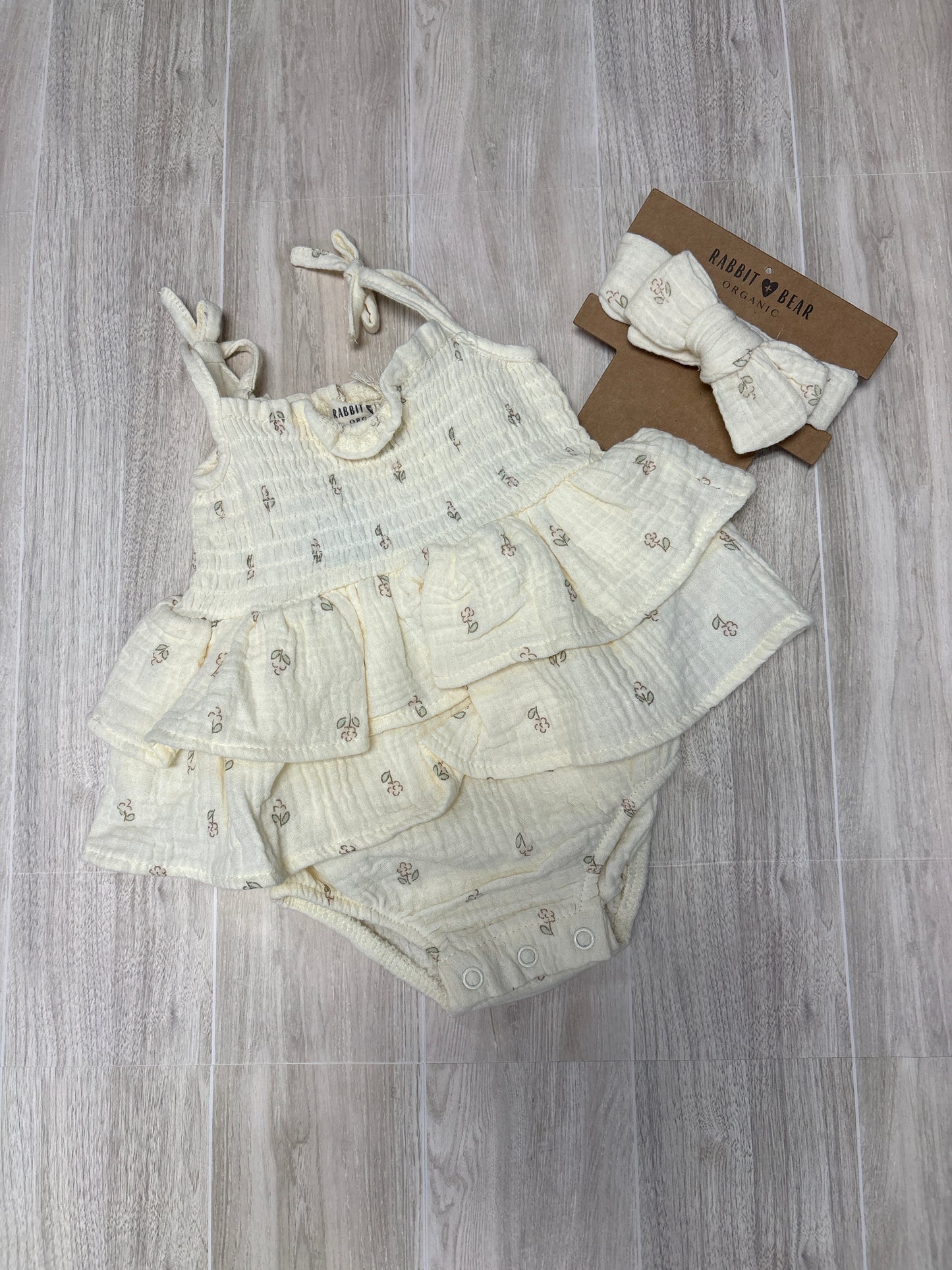 NWT 0-3m Rabbit + Bear Cream Floral Ruffle Oneise + Bow Set