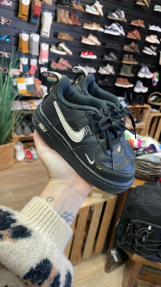6c Nike Retro Sneakers