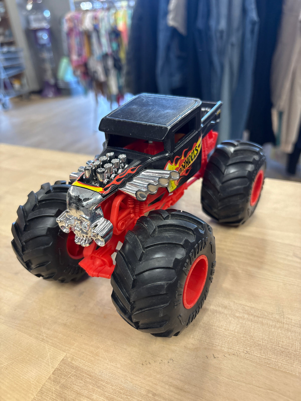 Toy - Hot Wheels Metal Monster Truck - Bone Shaker