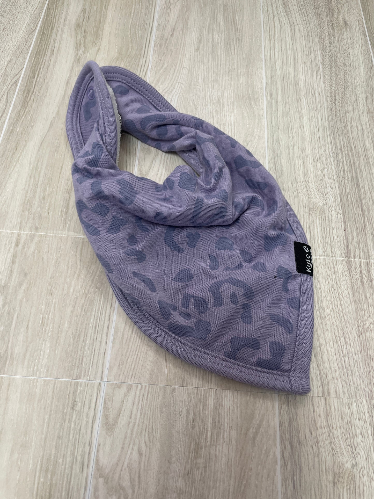 Kyte Lavender Leopard Bib