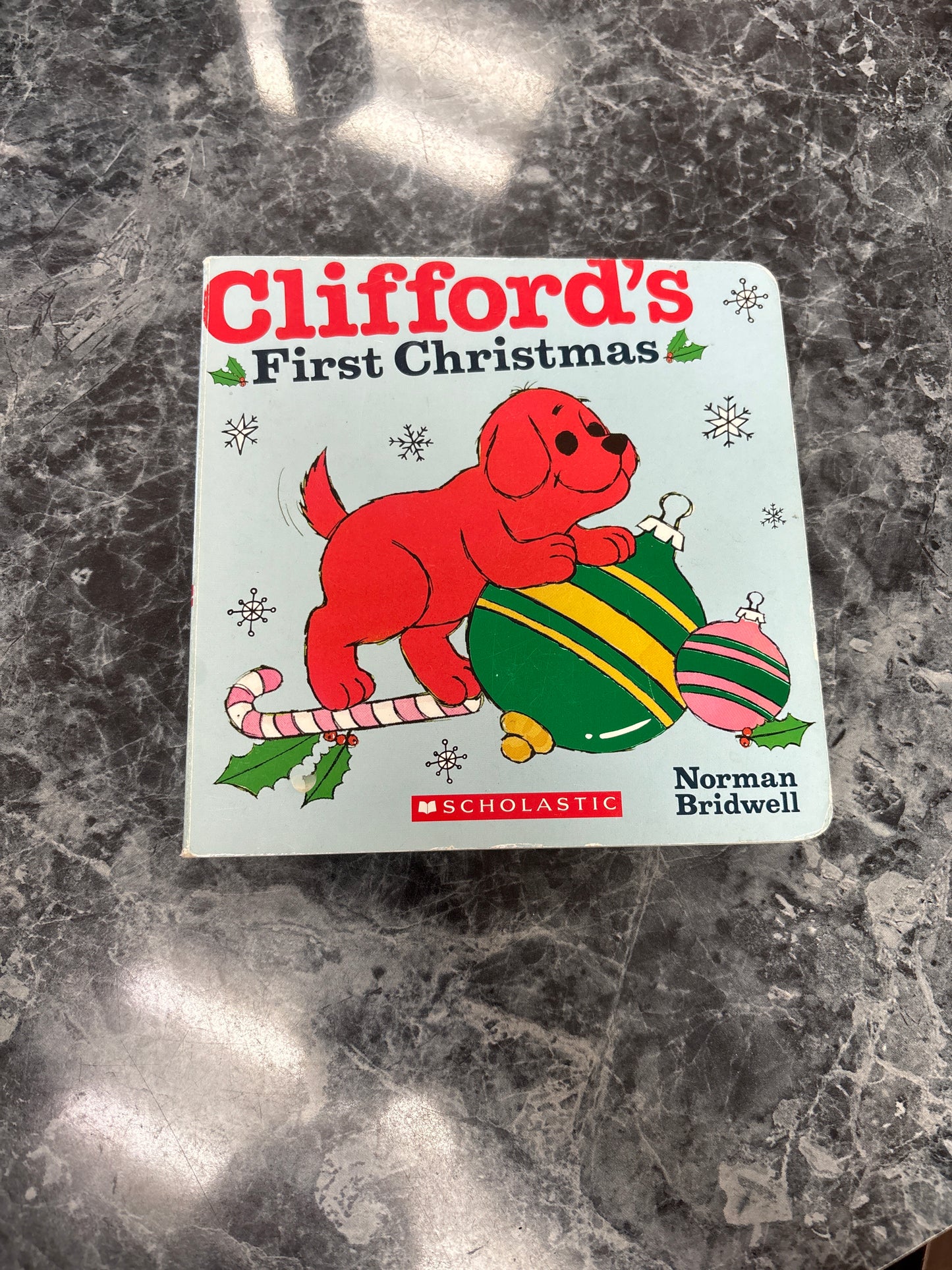 Book - Cliffords First Christmas
