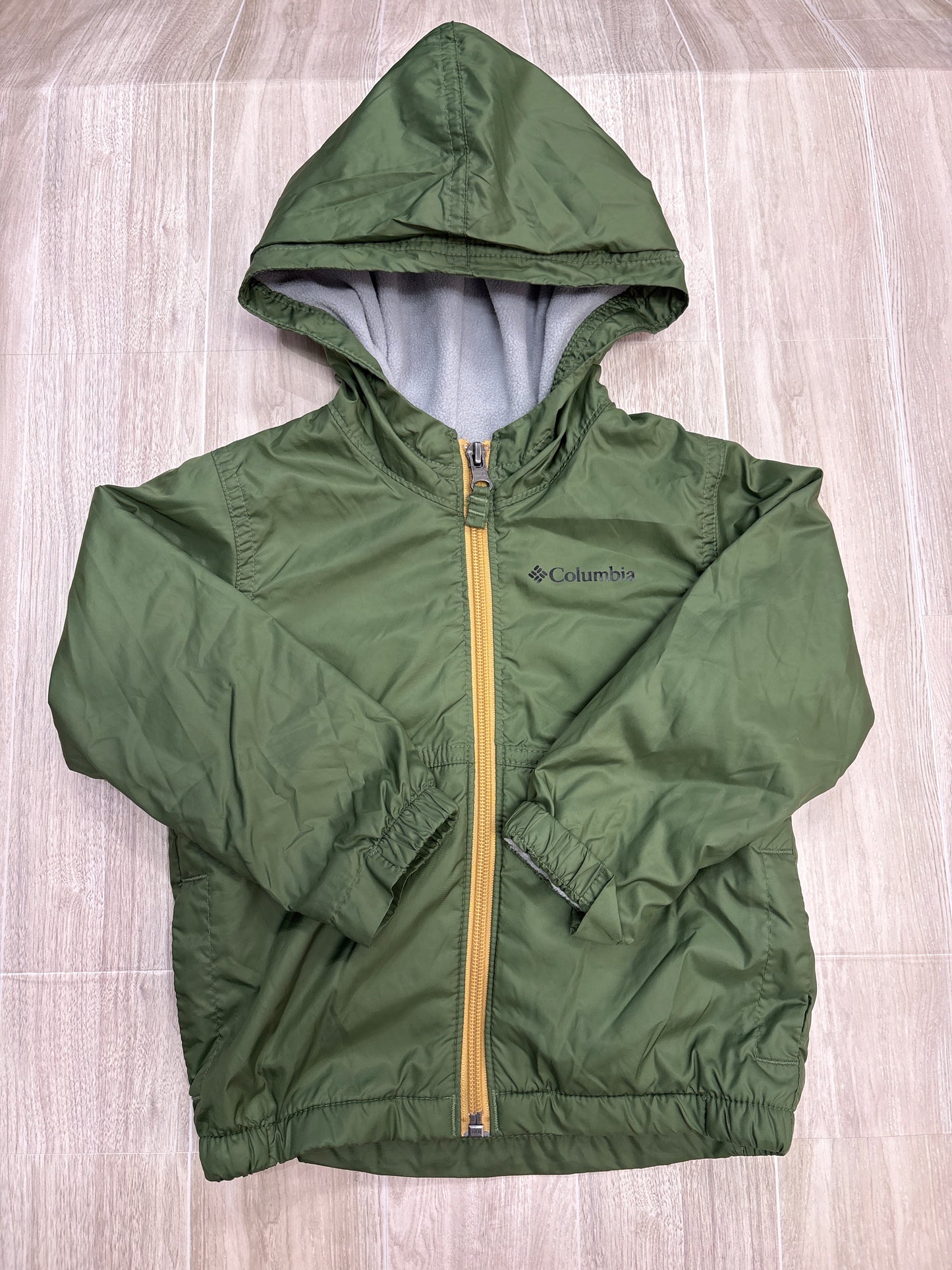 2T Olive Columbia Olive Windbreaker Jacket