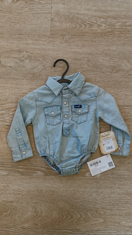NWT 3-6m Wrangler Lightwash Denim Pearl Snap Onesie