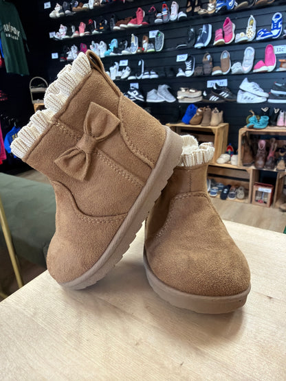 5c Camel Bow Fur Lined Boots