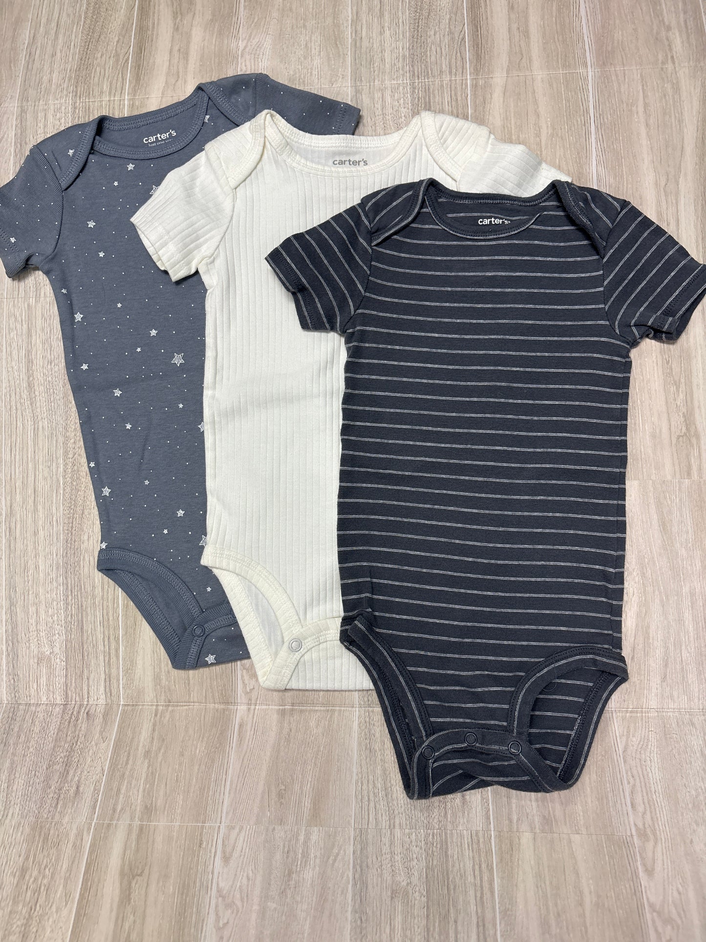 12m Grey/White Onesie 3 Pack