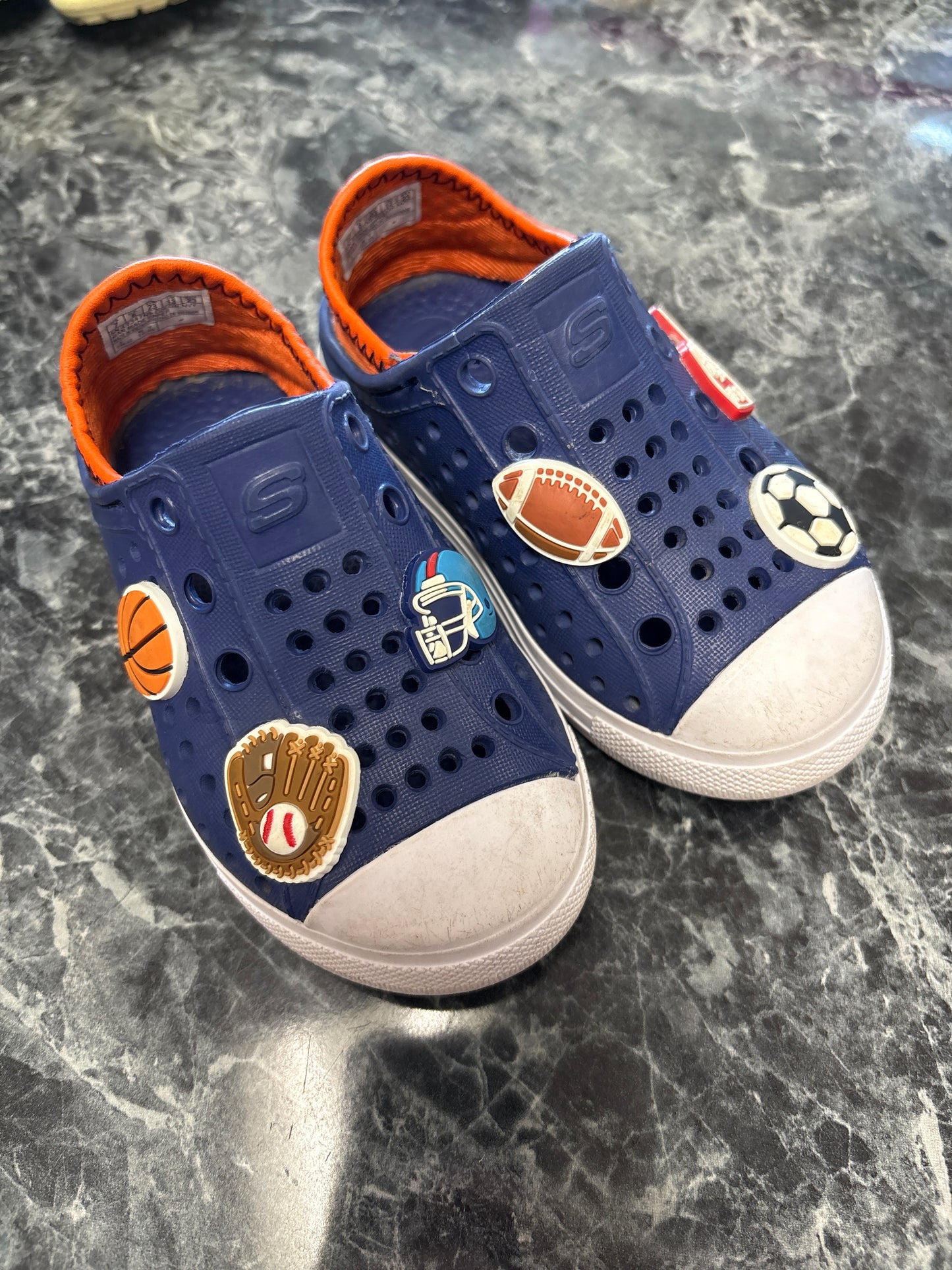 7c Sketchers Breathable Summer Shoes with Charms