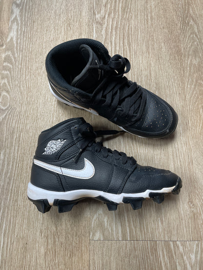 2.5Y Nike Air Jordan Cleats